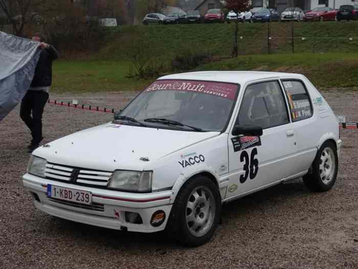 Vends peugeot 205 gti