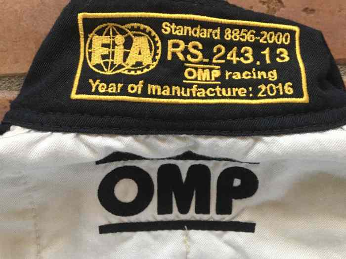 Combinaison noire OMP First Evo taille 48 homologation FIA 8856-2000 année 2016 4