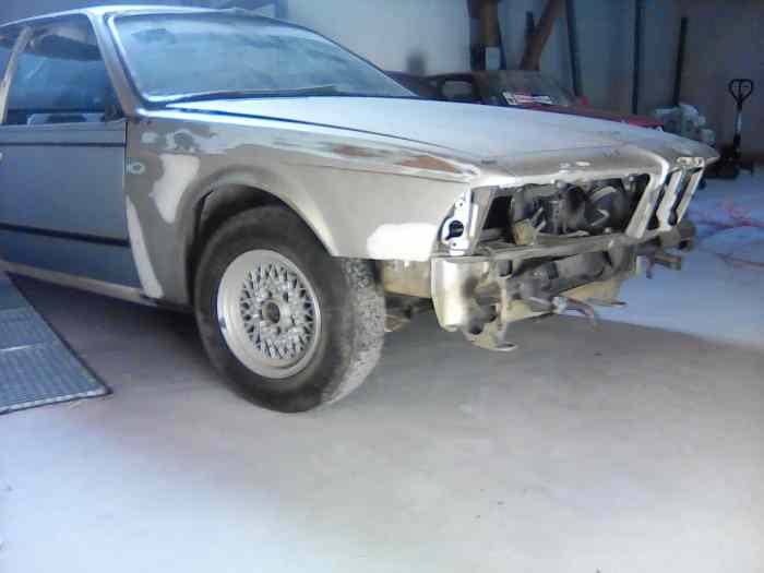 RECHERCHE BMW 635 CSI  OU M6 ACCIDENTEE OU POUR PIECES 1