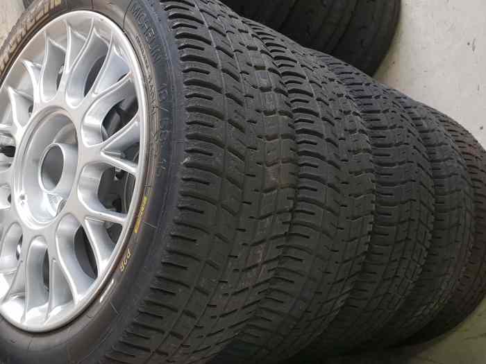 Jantes et pneus de rallye 15 pouces 2