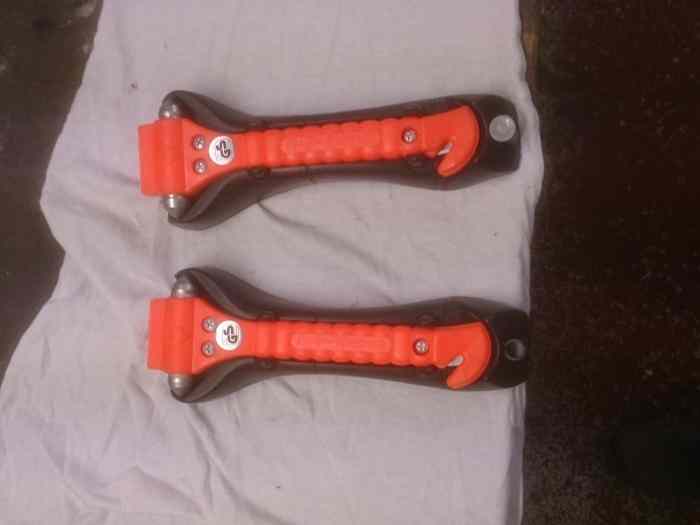 Lot De 2 Brise-vitre Et Coupe-ceinture De Sécurité 2 En 1 Pour Voiture - Rouge - Avec Support - Équipement De Sécurité D'urgence - 8