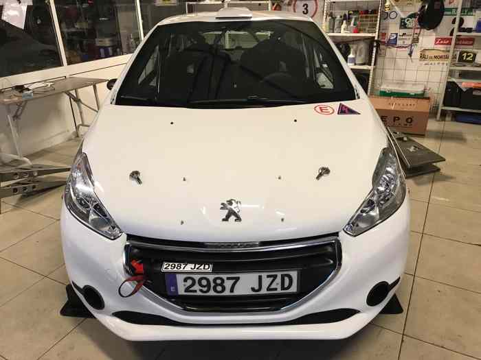 PEUGEOT 208 R2 - NEW ENGINE 2