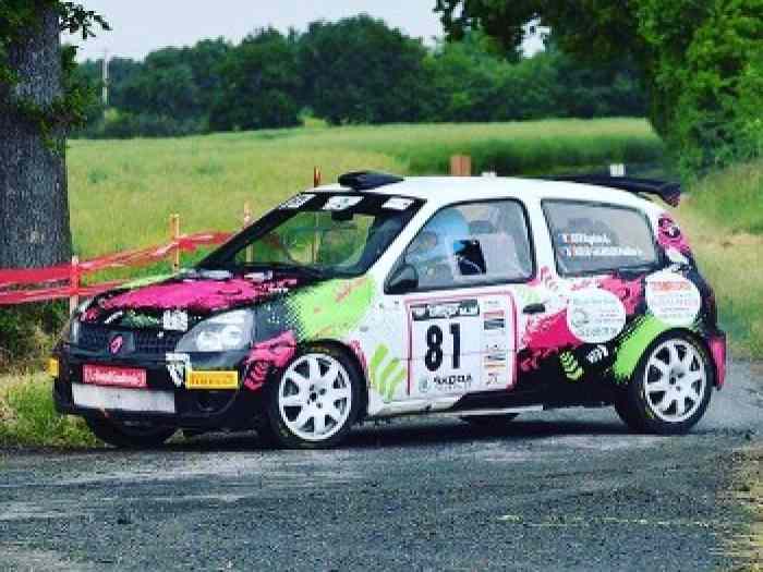 Clio TOP F2/13 198 cv – photo 3 sur 4