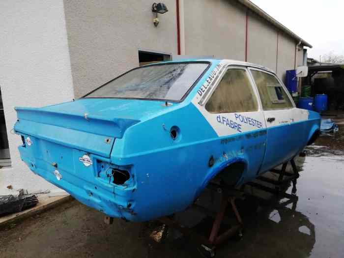 Caisse Ford Escort RS2000 1