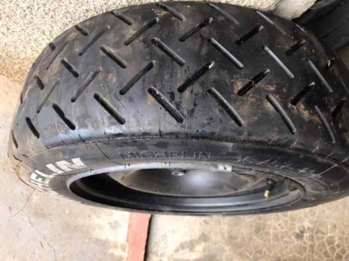 Pneu Michelin N20 sur jantes de 106 rallye