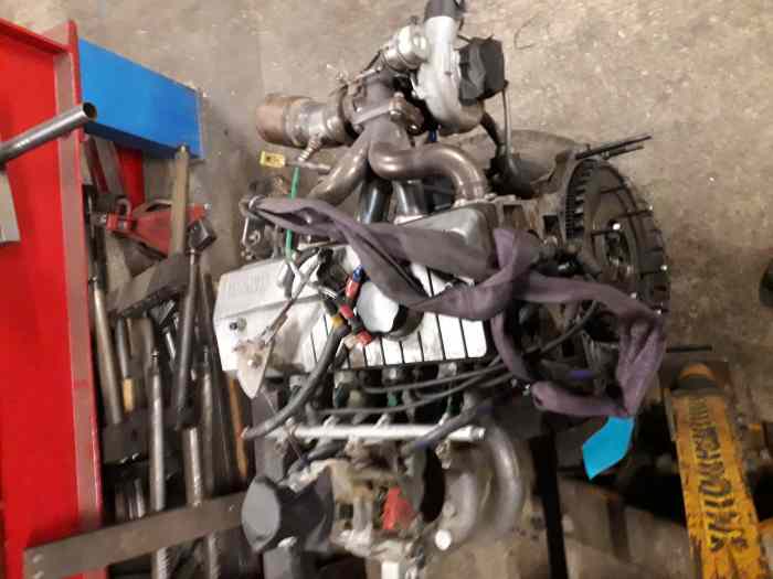 Moteur r21 2l turbo