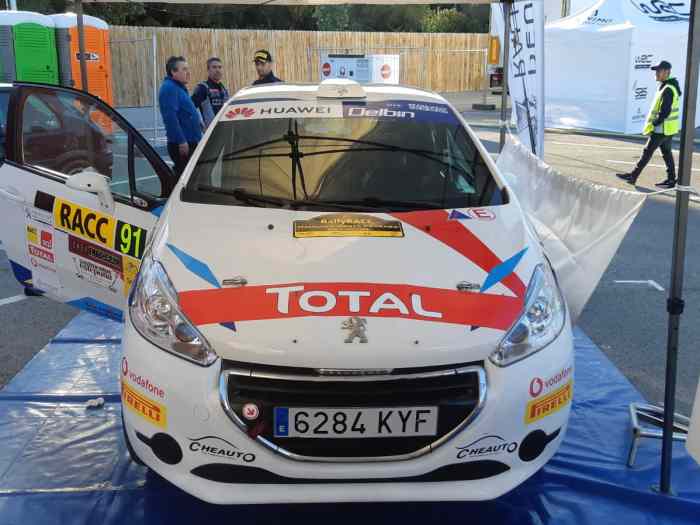 Peugeot 208 r2 kit asfalthe , terre 1