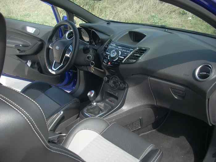 Ford fiesta st – photo 3 sur 4