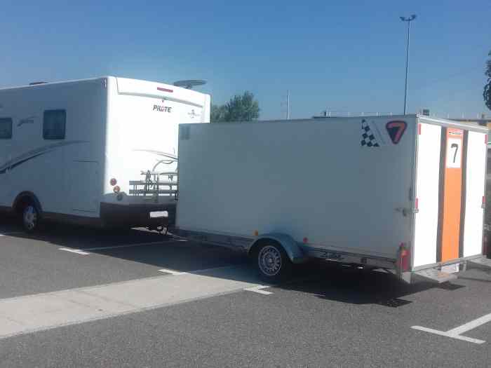 Remorque fermée de marque Lider 1 essieu 1300 kgs 0