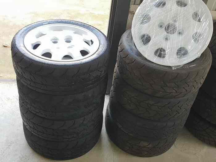 Jantes et pneus de rallye 15 pouces 3
