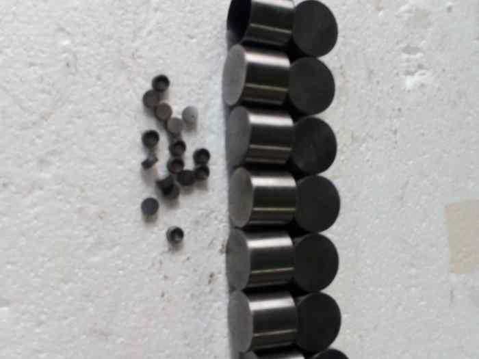 Kit soupapes forgées, poussoir, ressorts, coupelles 306GR A 3