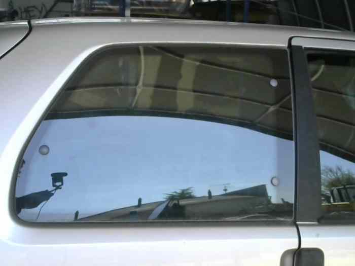 Vitre de custodes Gauche et Droite PEUGEOT 106