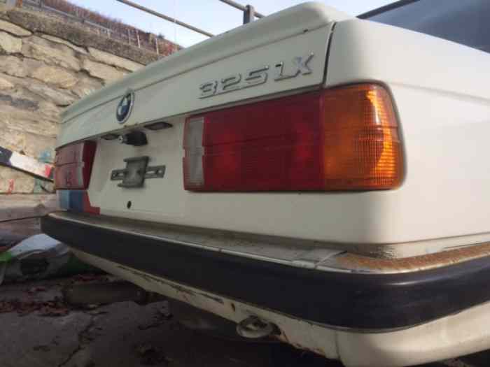 BMW 325ix E30 3