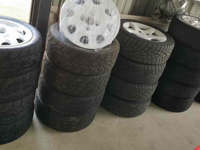 Jantes et pneus de rallye 15 pouces 0