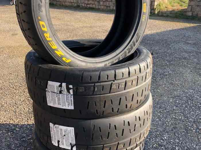 Vend Pneus Pirelli 18 Pouces – photo 1 sur 3