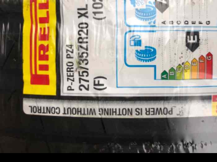 Vend pneus pirelli Neuf