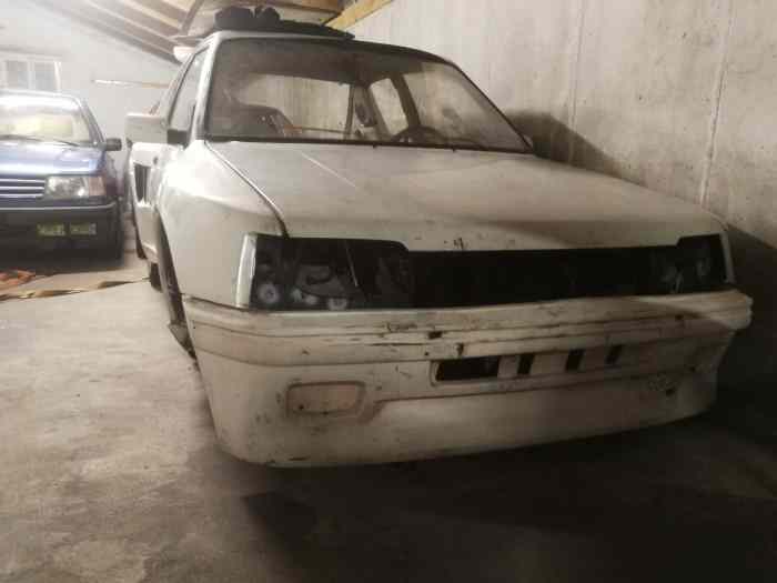 A restaurer  205 GTI Dimma 1