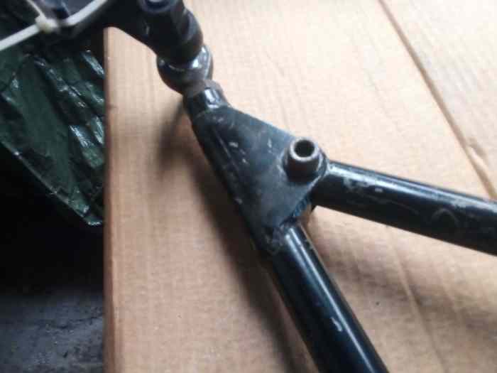 Triangles tubulaires BMW E30 M3  GR A 5