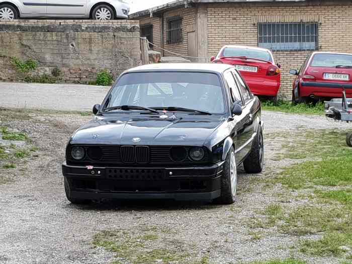 BMW E30 coupe 3