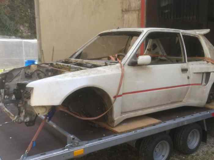 A restaurer  205 GTI Dimma 0
