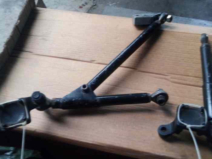 Triangles tubulaires BMW E30 M3  GR A 0