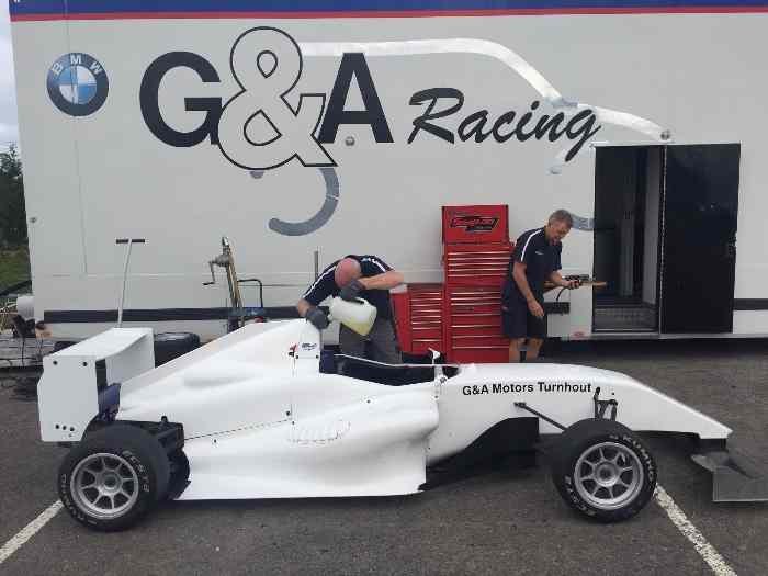 F4 Signatech très bon état 1