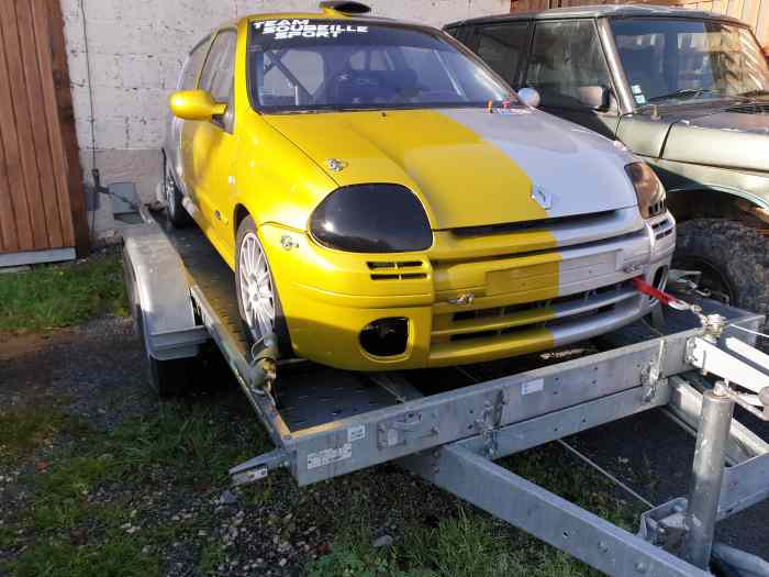 Clio f2000+remorque 0