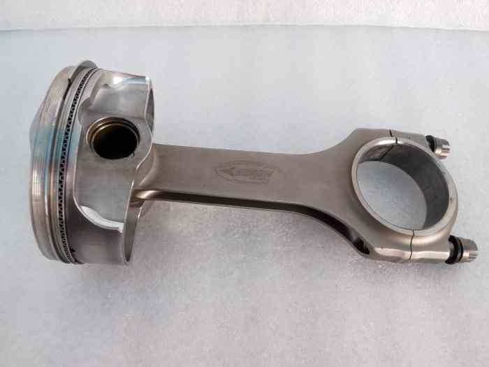 BMW M3 E30 SPORT EVOLUTION S14 2.5 Pistons and connecting rods Wössner Arrow pièces et