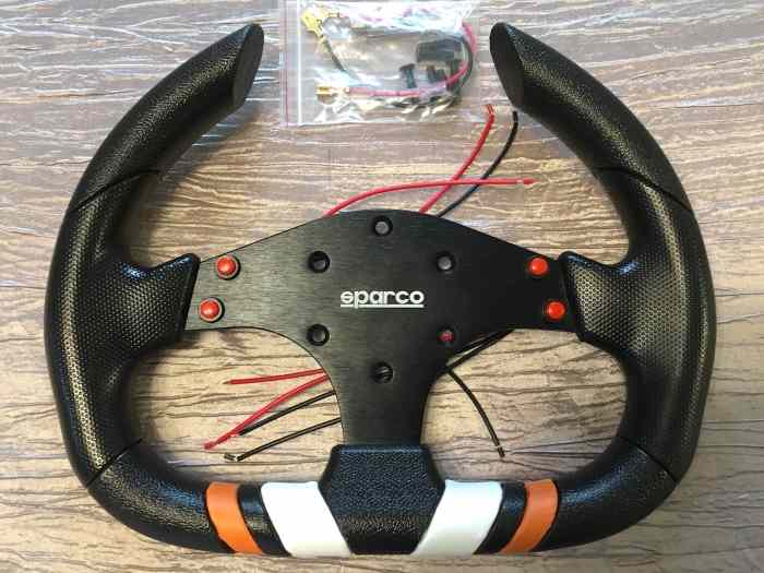 Volant plat racing Sparco ouvert P104 avec 4 boutons - NEUF 1