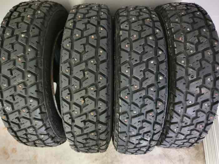 roues cloutées pour rallyes de régularité 2