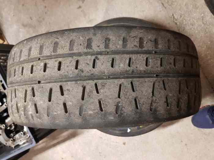 Vends pneu Pirelli 195/50/16 3