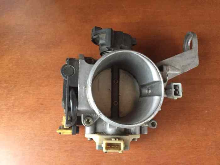 Boîtier papillon mécanique 306 s16 ou Xsara moteur xu