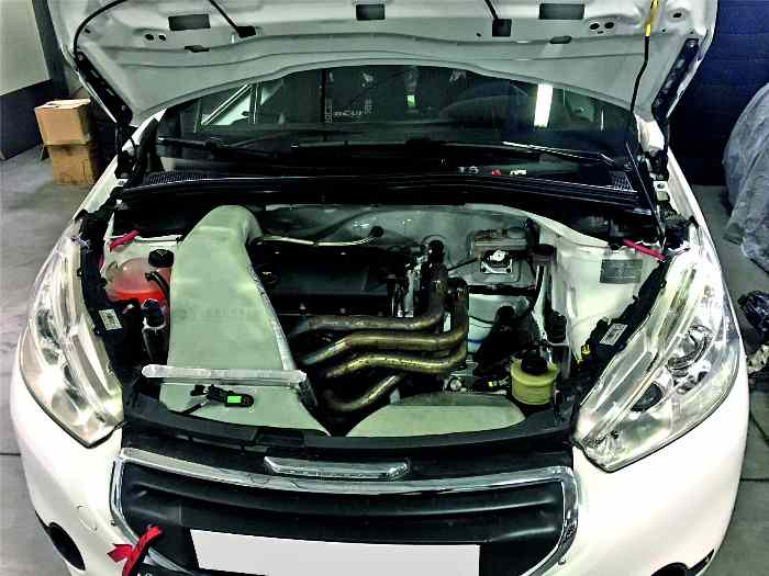 A louer Peugeot 208 R2 evo 2