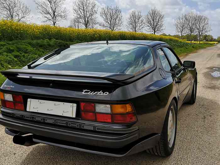 PORSCHE 944 TURBO Targa 2