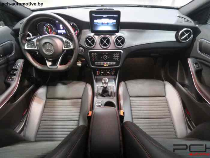 Mercedes-Benz GLA 180 122cv - AMG Line - NEW LIFT!!! 2018 16.800KM 4
