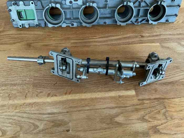 Guillotine d'injection Cosworth DF – photo 5 sur 6