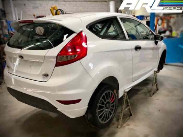 location Fiesta R2J – photo 2 sur 3