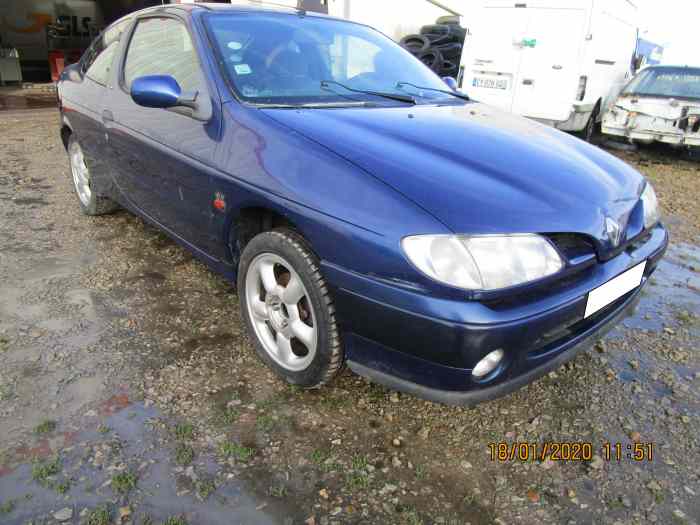 caisse megane coupe avec carte grise