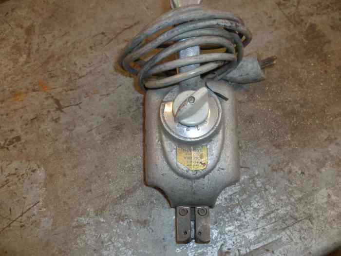 TAILLEUSE A PNEUS CALARIA T 60-8 4