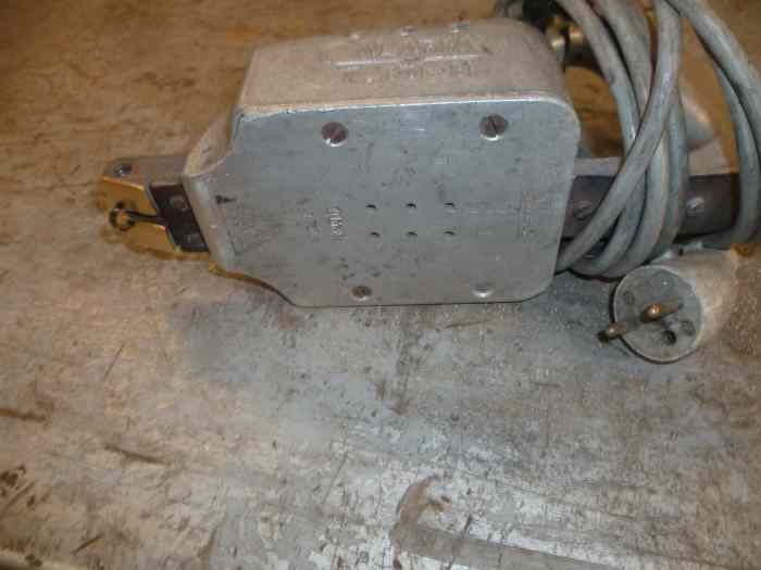 TAILLEUSE A PNEUS CALARIA T 60-8 2