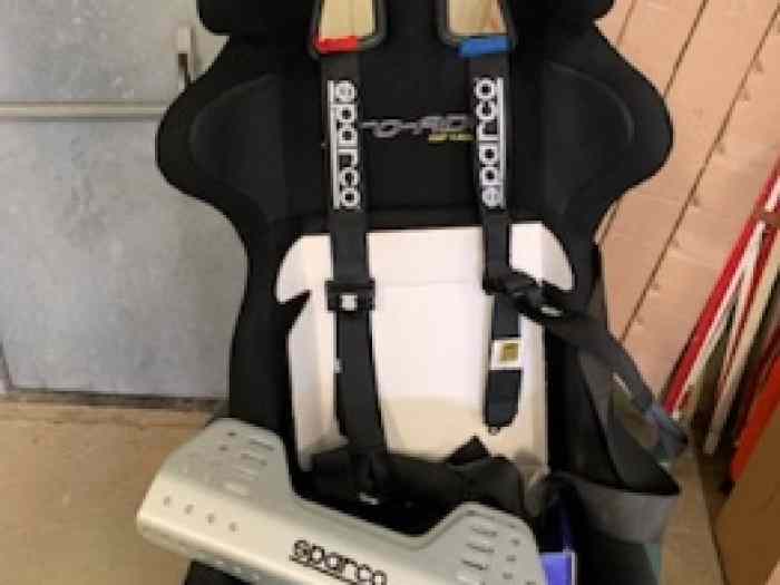 Baquet neuf avec harnais