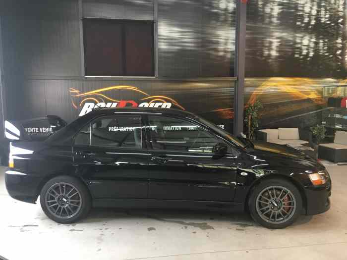 Mitsubishi Lancer Evo IX 2