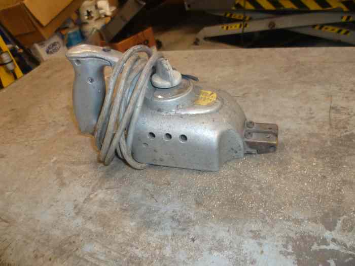 TAILLEUSE A PNEUS CALARIA T 60-8 3