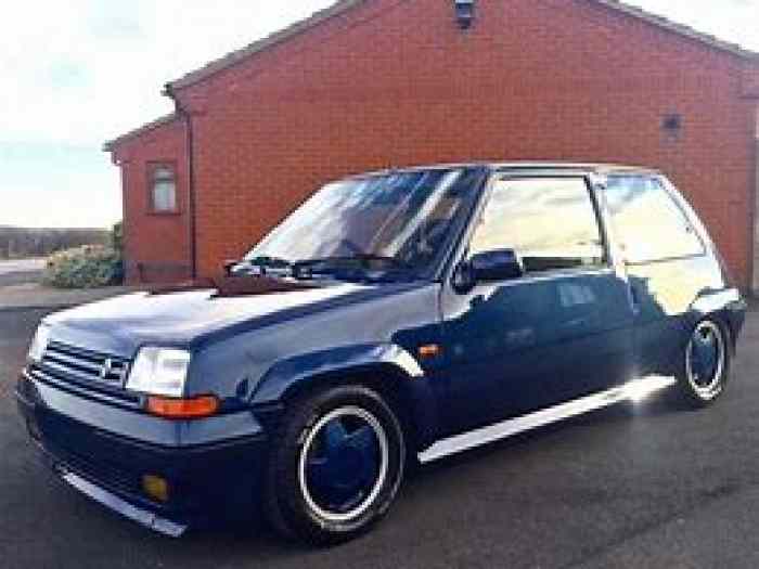cherche intérieur R5 gt turbo phase 2