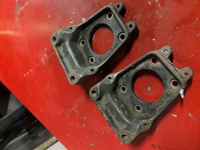 Support étrier 106 s16 / saxo vts