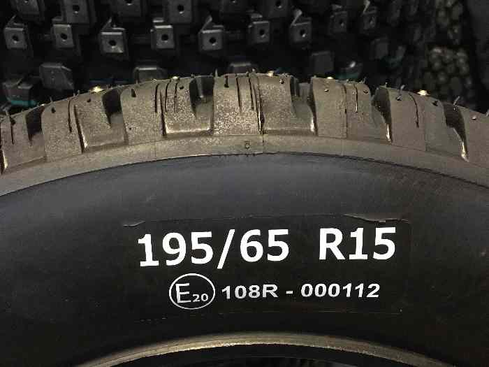195/65-15, x2 pneus clous neuf 1