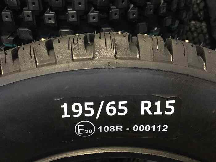 195/65-15 - x2 pneus clous neuf 1