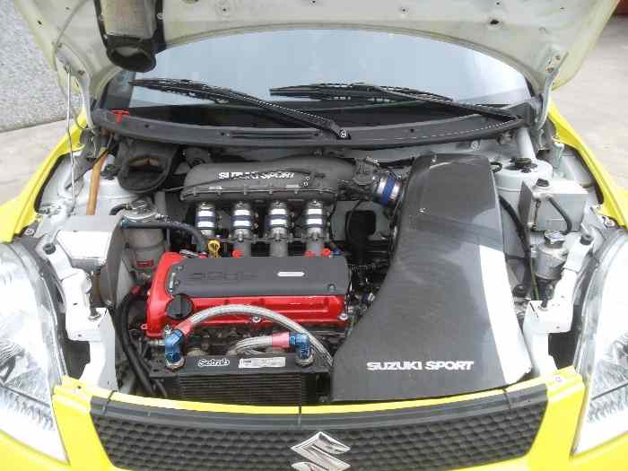 Suzuki Swift S1600 + caisse S1600! 4