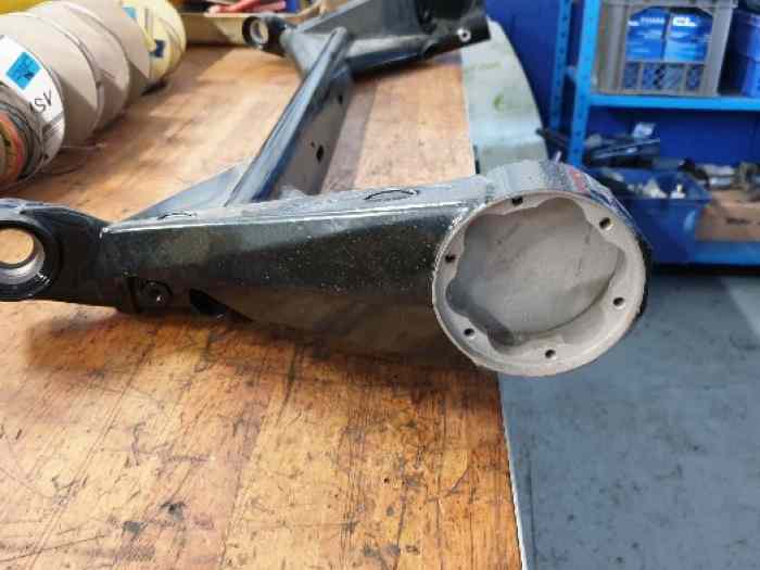 train arriere clio 2 voie large pour moyeux CLIO S1600 1