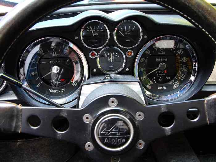 Alpine A110 1300 / 1600 Tableau de bord , manos VEGLIA .. 2